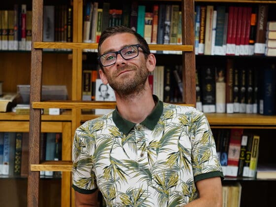 Dale, преподаватель Kingsley из Оксфорда
