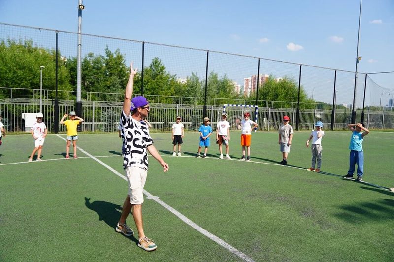 Занятие на спортивной площадке