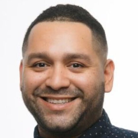 Джонатан, преподаватель школы выходного дня Kingsley